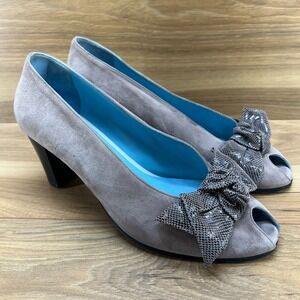 Thierry Rabotin Womens Size 9 9.5 EU 39.5 Peep Toe Pumps Heels Gray Suede Heels